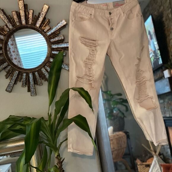 Charlotte Russe The Boyfriend Cropped Distressed Jean, SZ 6 - Picture 3 of 7